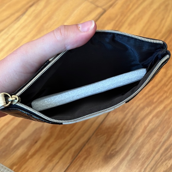 Kenneth Cole wallet - Picture 3 of 3